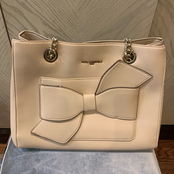 Karl Lagerfeld Handbags - SOLD 🎀 Karl Lagerfeld Tote in leather.